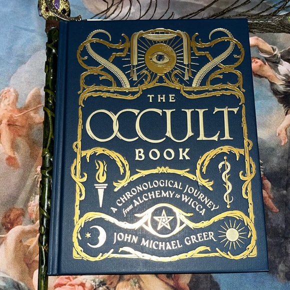🌟Hardcover Occult Book - Picture 12 of 12